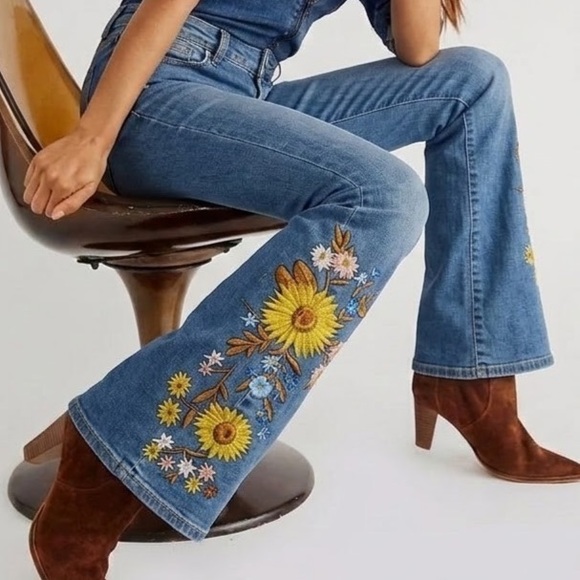 Telepatia Denim - TELEPATIA Embroidered Flare Jeans Hippie Boho Floral Bootcut Flare Size 1/25